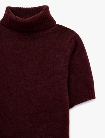 Boxy Fit Dik Yaka Kısa Kollu Peluş Kazak