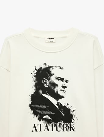 Atatürk Baskılı Bisiklet Yaka Uzun Kollu Sweatshirt