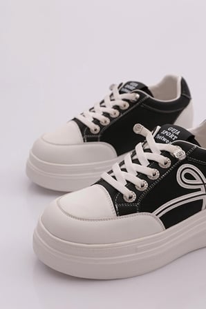 Guja 26k300 Kadın Lastik Bağcıklı Sneaker Ayakkabı Siyah