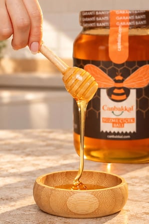 Canbakkal Süzme Çiçek Balı 2 Kg / Yüksek Yayla Balı,Şekersiz, İlaç Kalıntısız 11 Farklı Analiz Teyitli Hakiki Bal 