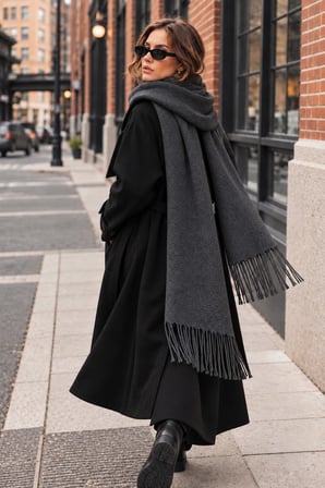 Soft Feel Kadın Atkı Şal – Yumuşak Dokulu Geniş Oversize Püsküllü Omuz Şalı