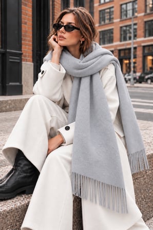 Soft Feel Kadın Atkı Şal – Yumuşak Dokulu Geniş Oversize Püsküllü Omuz Şalı