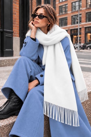Soft Feel Kadın Atkı Şal – Yumuşak Dokulu Geniş Oversize Püsküllü Omuz Şalı