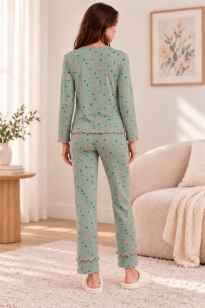 Kadın Premium Soft 3 Parça Pijama Takımı – Pinterest Tarzı Desenli, Yumuşak Dokulu, Düğmeli Hırkalı Şık Ev Giyim Seti