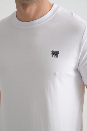 Beyaz Shooter Erkek Pamuklu Esnek T-shirt  Standart Kalıp Minimal Logolu
