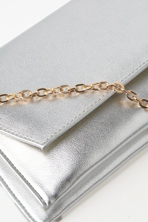 Kadın Gümüş Rugan Zarf Tasarım 2 Bölmeli Mini Zincir Askılı Çıt Çıt Kapama Clutch Ve El Çantası