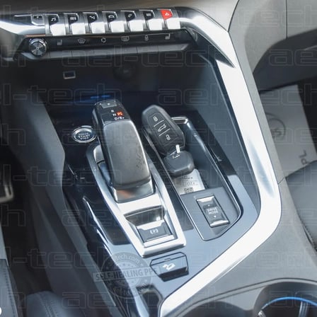 Peugeot 3008 Allure Piano Black Joystick Vites Orta Konsol Uyumlu Koruyucu(Yokuş Kalkış Modeller)