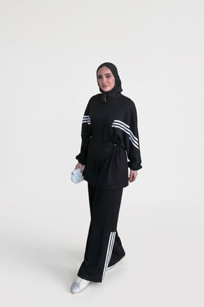 Dik yaka  Büzgülü  Büzgülü  ve Şerit Detaylı İkili Takım