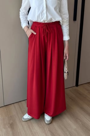 Beli Bağcıklı ve Pili Detaylı Geniş Paça Pantolon
