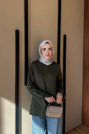 Düşük Omuzlu Geniş Kol Detaylı Tunik