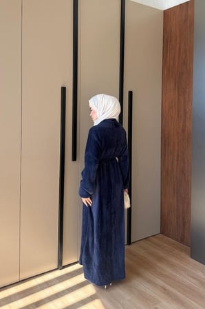 Düşük Omuzlu Kuşaklı Uzun Dokulu Hırka