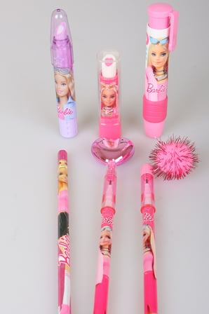 x Dekomus Lisanslı Barbie 7 Parça Kırtasiye Seti Ponpon Başlıklı Geçmeli Kurşun Kalem,Roket Silgi,Kalpli Kalemtraş 