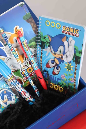 x Dekomus Lisanslı Sonic Özel Kutulu 12 Parça Kırtasiye Seti Çıtçıt Dosya,Bloknot,Roket Silgi