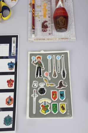 Maped x Dekomus "Wizard Icons Collection" Harry Potter Lisanslı Kırtasiye Seti 31 Parça Kırtasiye Seti Cetvel Seti,Makas,Kurşun Kalem ve Stick Yapıştırıcı Seti
