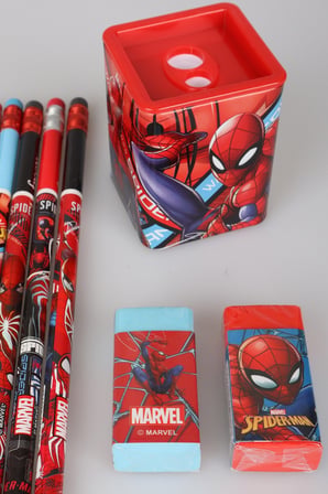 x Dekomus Lisanslı Spiderman Kırtasiye Seti 6 adet Kurşun Kalem,2 adet Silgi ve Kalemtraş