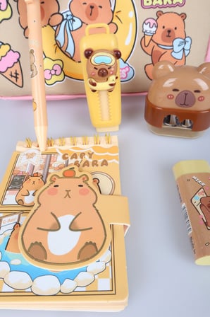 Capybara Kırtasiye Seti Kalem Çantası A7 Not Defteri, Silgi, Kalemtraş,0.7 Mm Uçlu Kalem