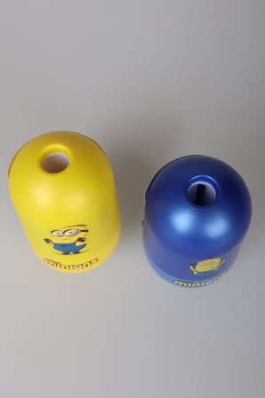 x Dekomus , Lisanslı Minions  Roly-Polly Silgili Kalemtraş ve Rotating Silgi Seti