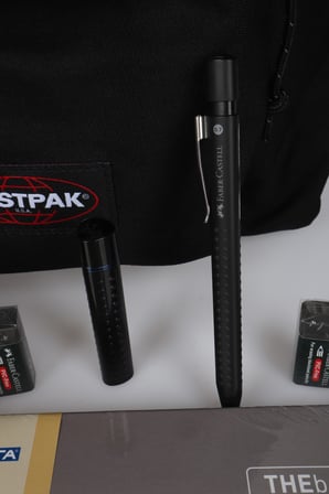 x Dekomus , Orjinal Eastpak & Faber Castell Kırtasiye Seti Padded Pak'r 40 Cm Büyük Boy Okul ve Kalem Çantası,A4 Defter