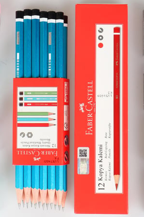 x Dekomus , Orjinal Faber-Castell 32 Parça Kırtasiye Seti 12'li Köşeli Mercanlı ve Kırmızı Kalem,4 Adet Silgi,4 Adet Kalemtraş Seti