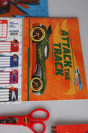 Lisanslı Hot Wheels 18 Parça Kırtasiye Seti Makas,Bloknot,Roket Silgi,Uçlu Kalem 0.7mm