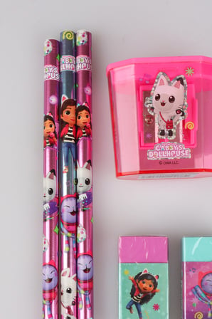 Lisanslı Gabby’s Dollhouse 3 Adet Kurşun Kalem,2 Adet Silgi ve Kalemtraş Seti Dekomus Cep Defteri Hediyeli