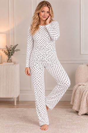 Beyaz Kadın Kalp Desenli Uzun Kollu Rahat Beyaz Pijama Takımı