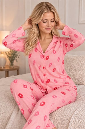 Pembe Kadın Dudak Desenli Pembe Uzun Kollu Düğmeli Rahat Pijama Takımı