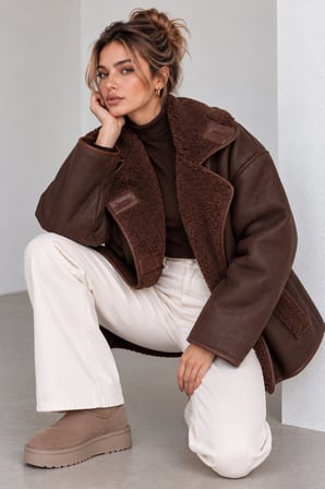 Kahve Kadın Oversize Peluş Detaylı Süet Mont Kürk Yakalı Kışlık Ceket