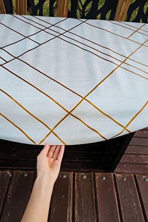 Bej Kırık Beyaz Gold Şerit Desenli Masa Örtüsü – Silinebilir Lüks Muşamba Sofra Bezi