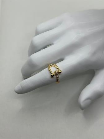 Gold Renk Zirkon Taş Detaylı Modern U Form Çelik Yüzük Altın Standart