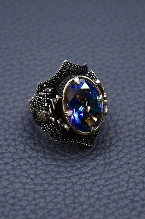 925 Ayar Mistik Topaz Taşlı Yanları Zirkon Taş İşlemeli Kılıç Motif Erkek Yüzük