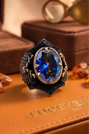 925 Ayar Mistik Topaz Taşlı Yanları Zirkon Taş İşlemeli Kılıç Motif Erkek Yüzük