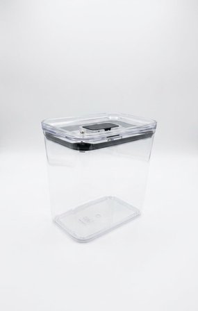 Softchef Click'n Fresh Hava Geçirmez Dikdörtgen Plastik Erzak Kabı 2100 ml - Vakumlu Tek Tuş Kapaklı Şeffaf Plastik Bakliyat, Un ve Şeker Saklama Kabı, BPA İçermez (10,5x16x17cm)