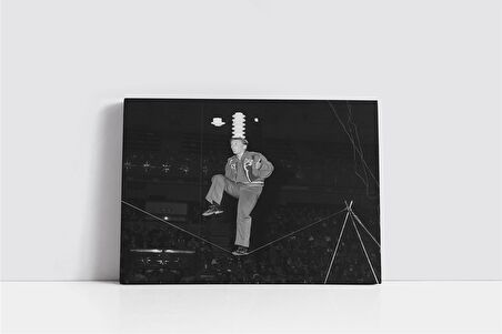 Sirkte Cambaz Kanvas Tablo