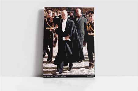 Atatürk Açılış Nutku İçin Meclise Gelirken