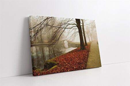 Son Bahar Yapraklarıyla Kaplı Park Kanvas Tablo