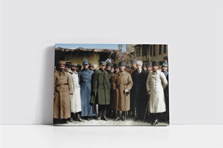 Atatürk Subaylarla Birlikte