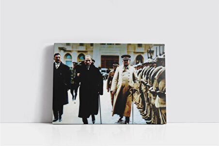 Atatürk Askerleri Selamlarken