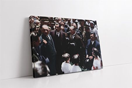 Atatürk ve Çocuklar