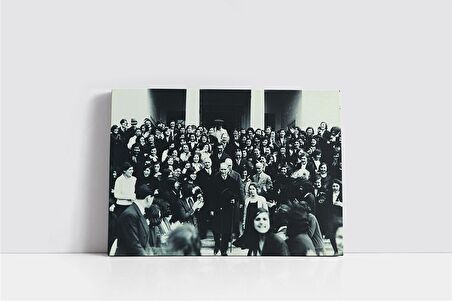 Atatürk Kadınlarla