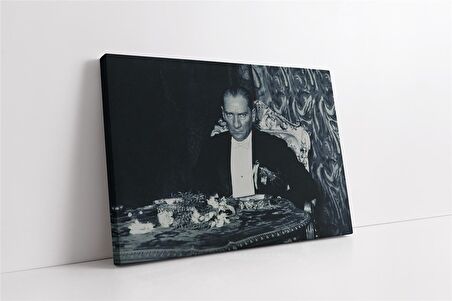 Keskin Bakışlı Atatürk