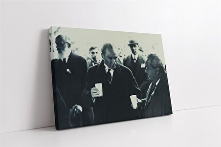 Atatürk Ayran İçerken