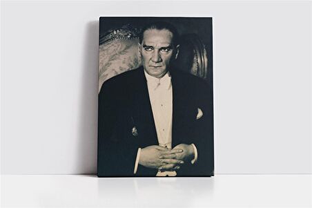 Atatürk Smokinli