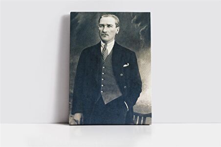 Takım Elbiseli Atatürk