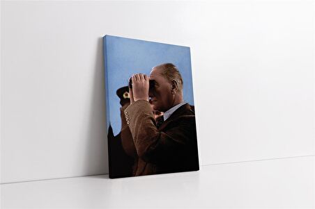 Atatürk Dürbünle Bakarken