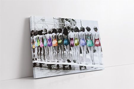 Retro Renkli Mayolu Kadınlar Kanvas Tablo