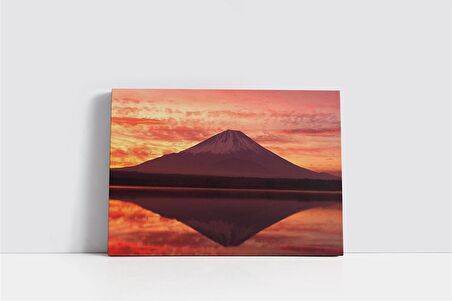 Suya Yansıyan Dağ Manzarası Kanvas Tablo
