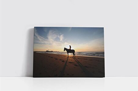 Sahilde Atla Gezinti Kanvas Tablo