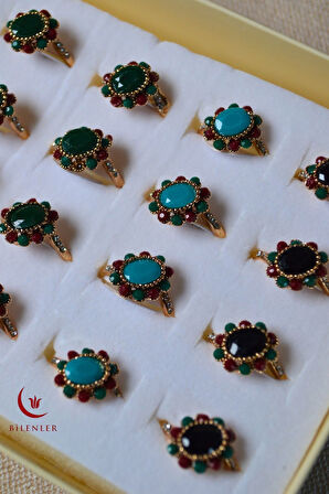 Kadın Renkli Taşlı Metal Yüzük Uzun Ömürlü,Şık Tasarım (24’lü kutu)