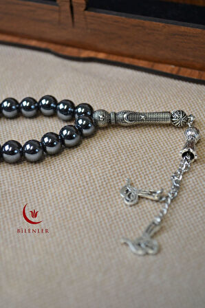 Hematit Taşlı 33’lü Erkek Tesbih – Doğal Taş, Şık Ahşap Kutu